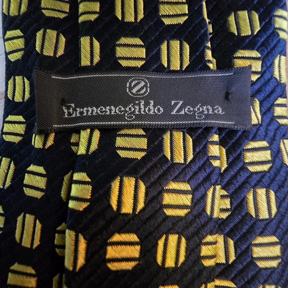 Ermenegildo Zegna Mens Silk Tie Navy Blue Gold Geometric Circle Made in Italy